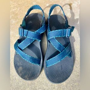 Mens Chaco’s. Worn once. No defects.